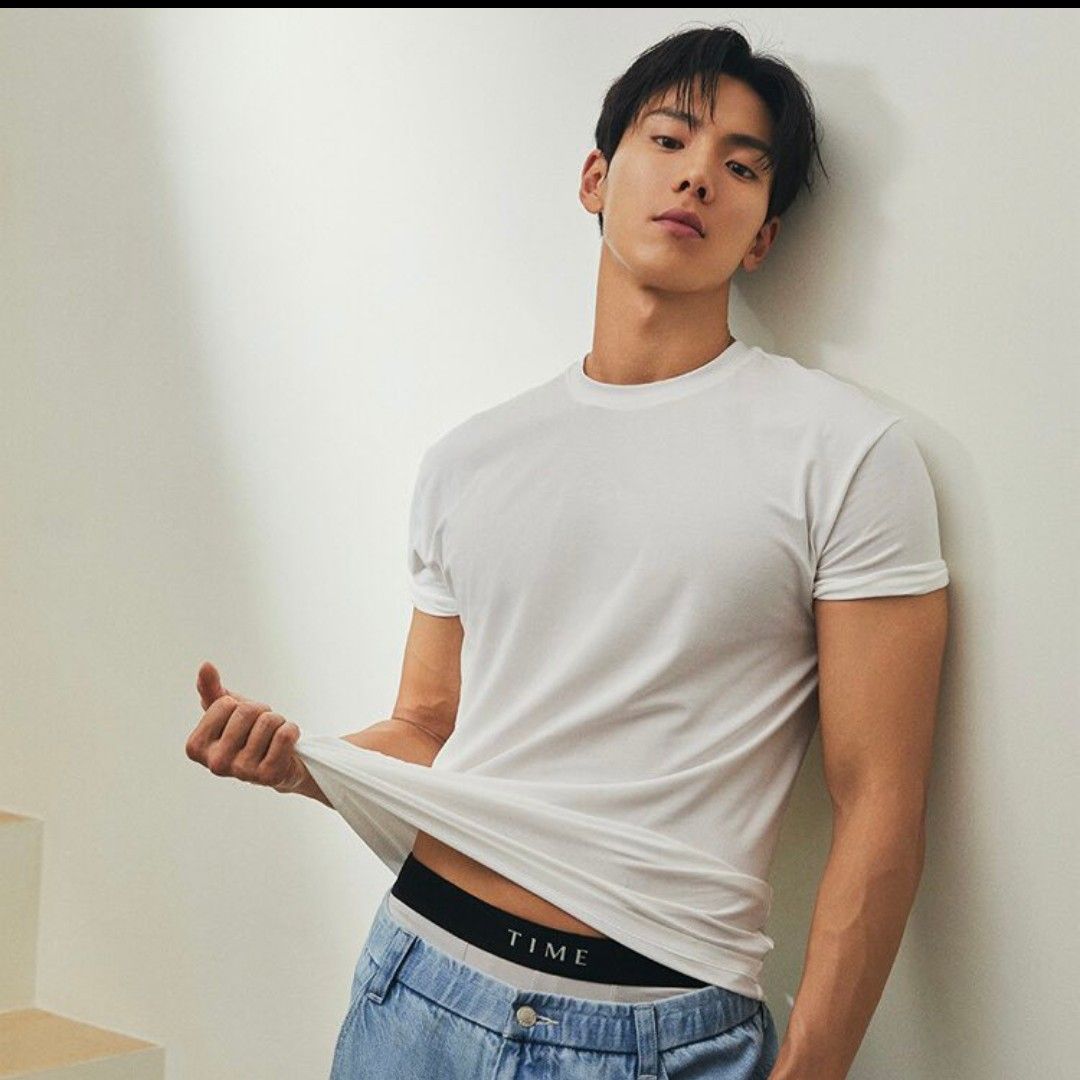 Behind-the-scenes cut of Shownu (MONSTA X)