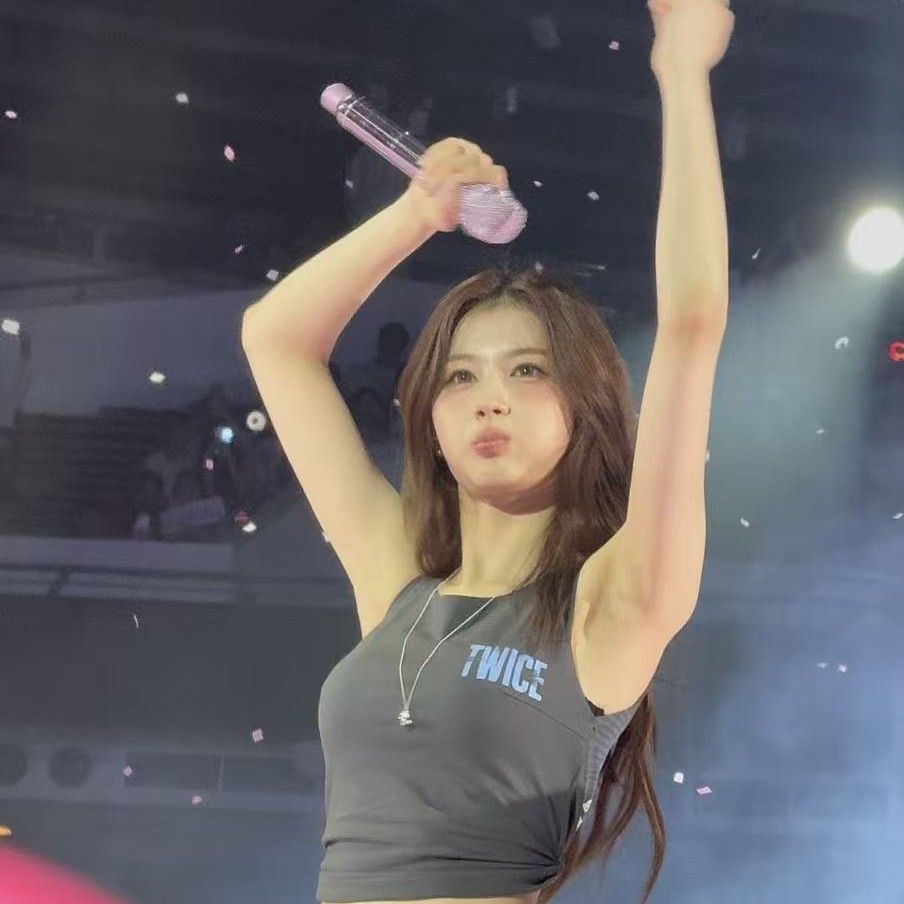 Latest photo of Sana (TWICE)