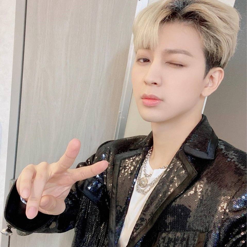 A moment captured by SONG (iKON)'s fan