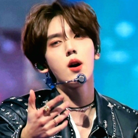 Behind-the-scenes cut of Han Yujin (ZEROBASEONE)