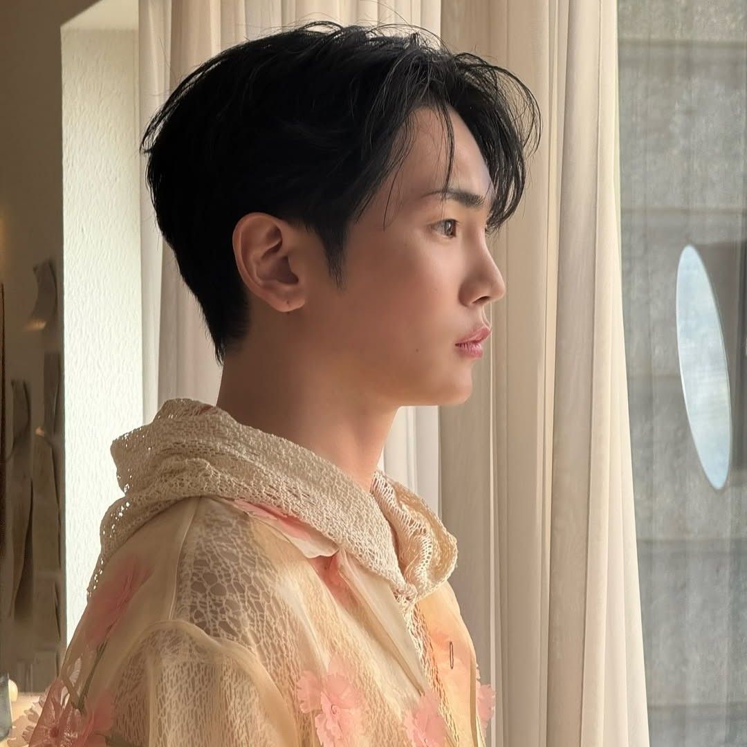 A moment captured by Key (SHINee)'s fan