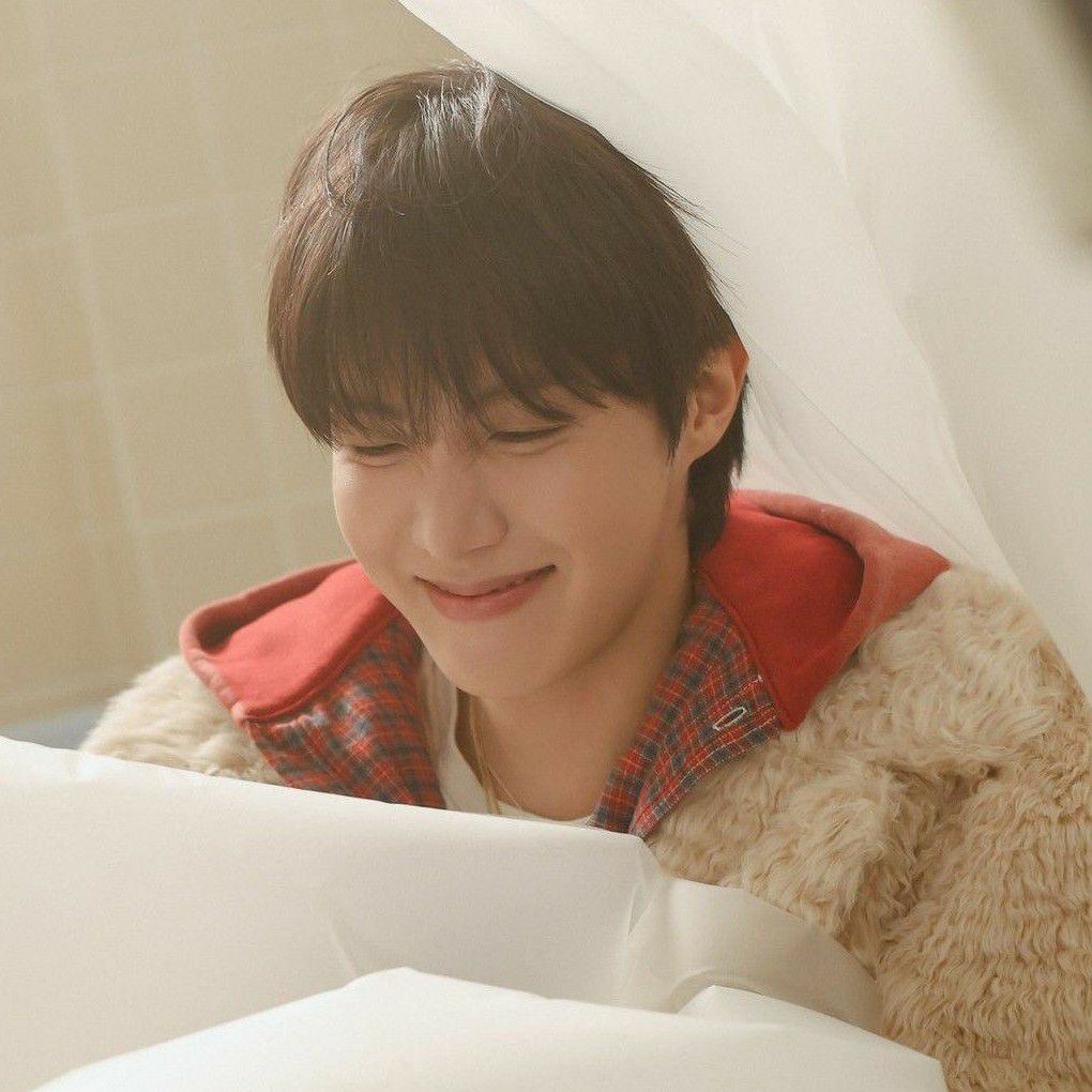 Foto aktivitas terbaru j-hope (BTS)