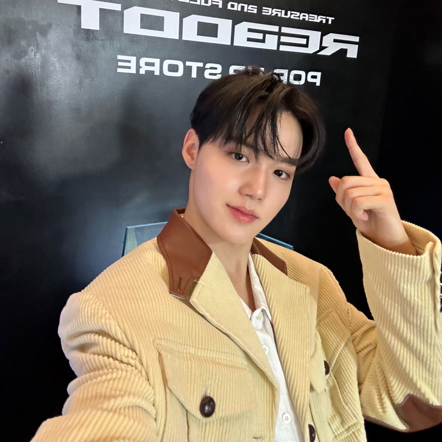 Behind-the-scenes cut of Doyoung (TREASURE)