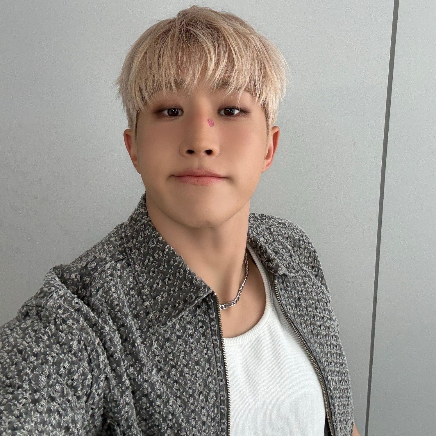 Behind-the-scenes cut of Jinjin (ASTRO)