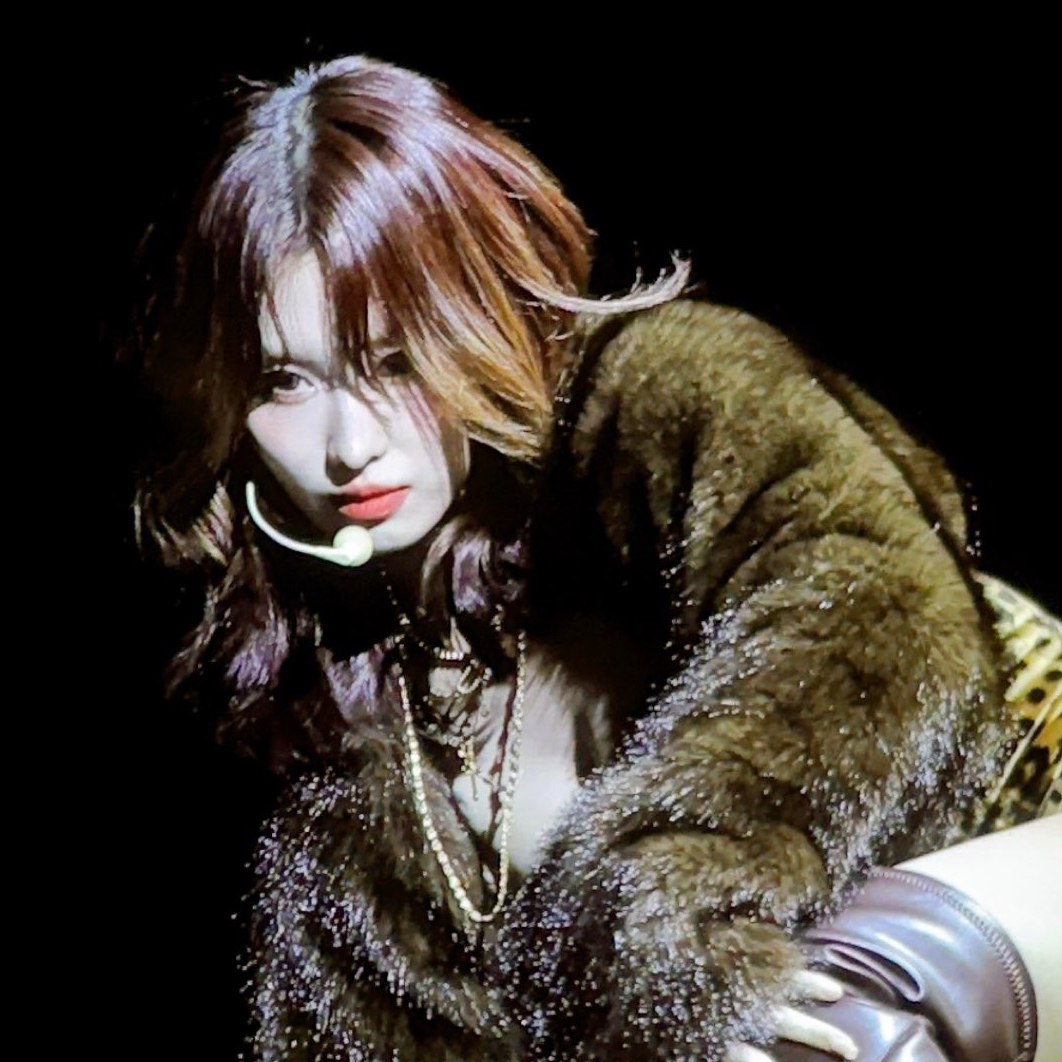 모모 (TWICE)의 최신 사진