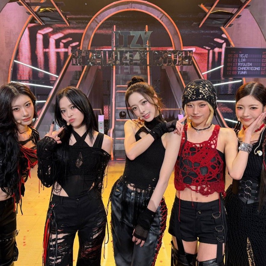 Behind-the-scenes cut of ITZY