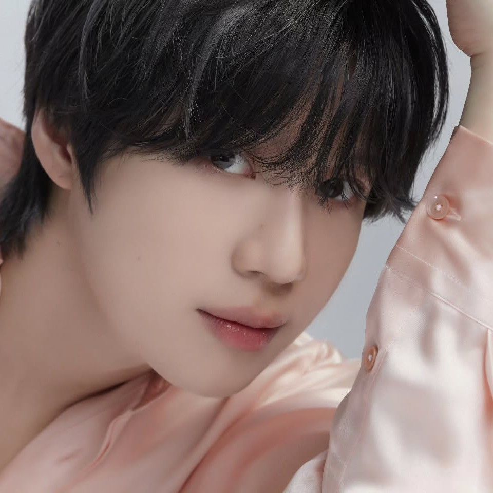 Behind-the-scenes cut of SuperM