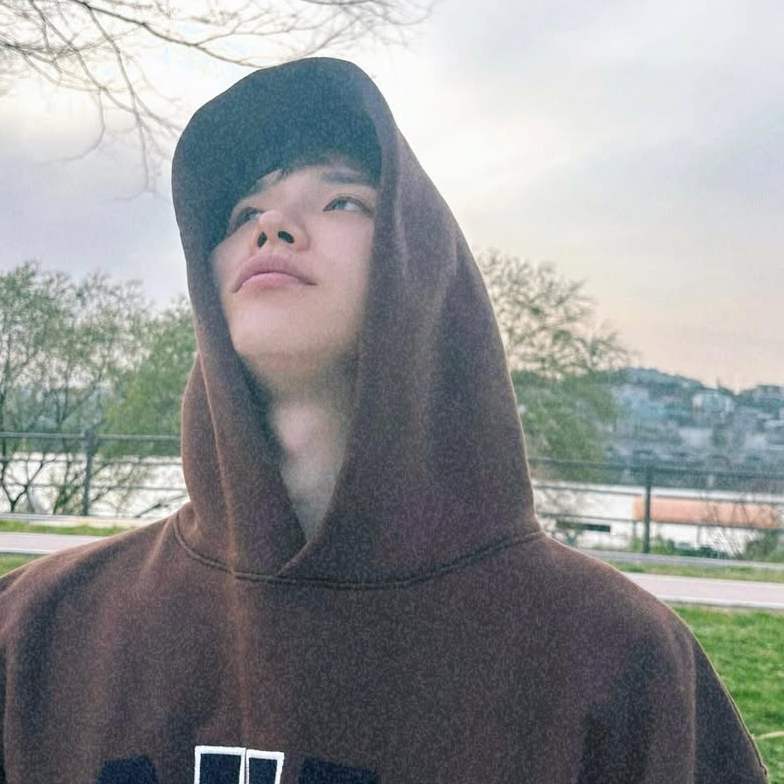Latest photo of Jeon Woong (AB6IX)