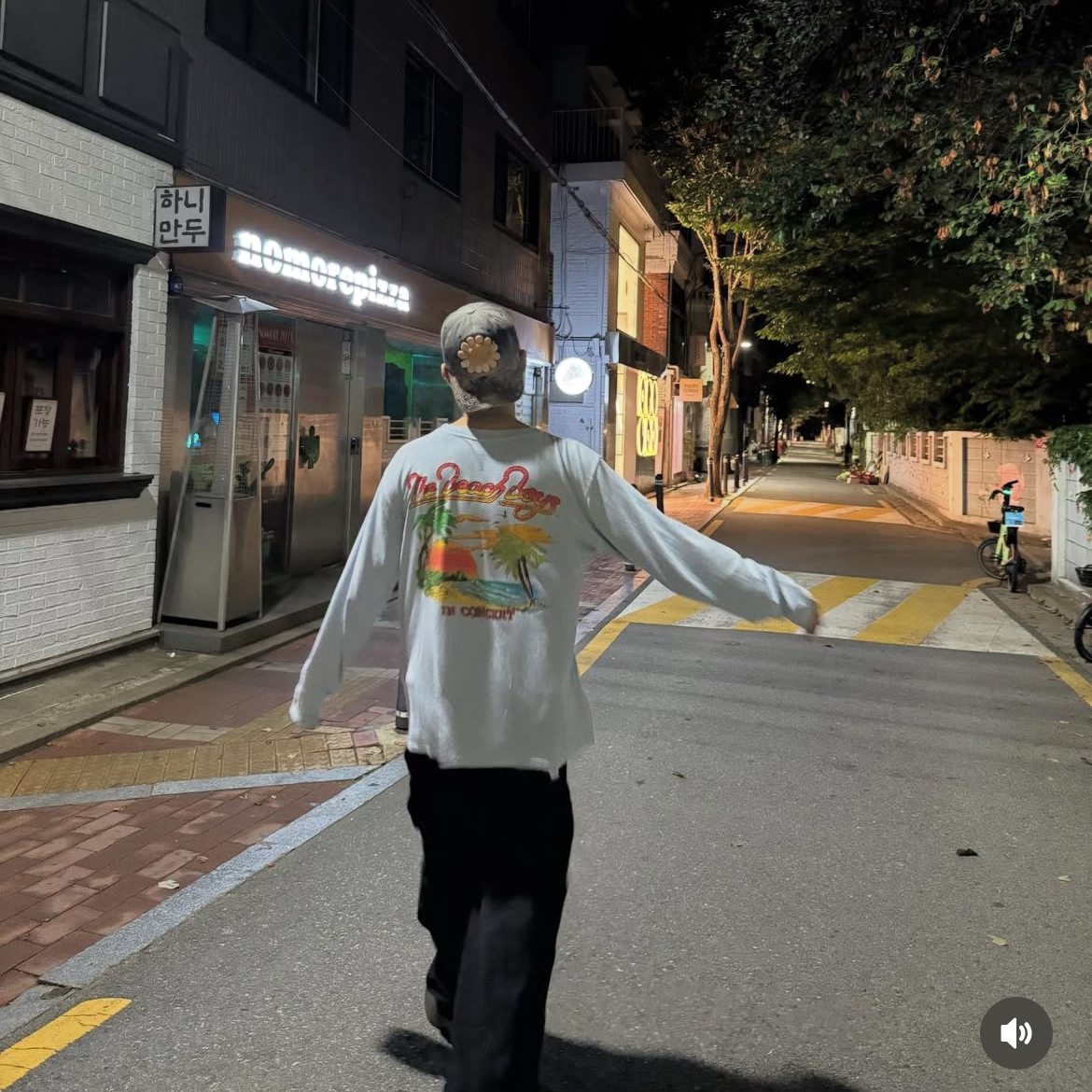 A moment captured by Joshua (SEVENTEEN)'s fan