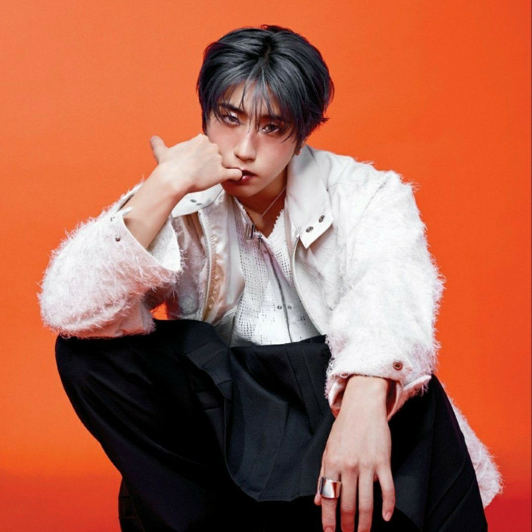Behind-the-scenes cut of HAN (Stray Kids)