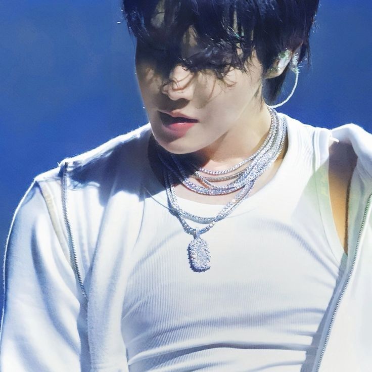 Momen yang diabadikan oleh penggemar j-hope (BTS)