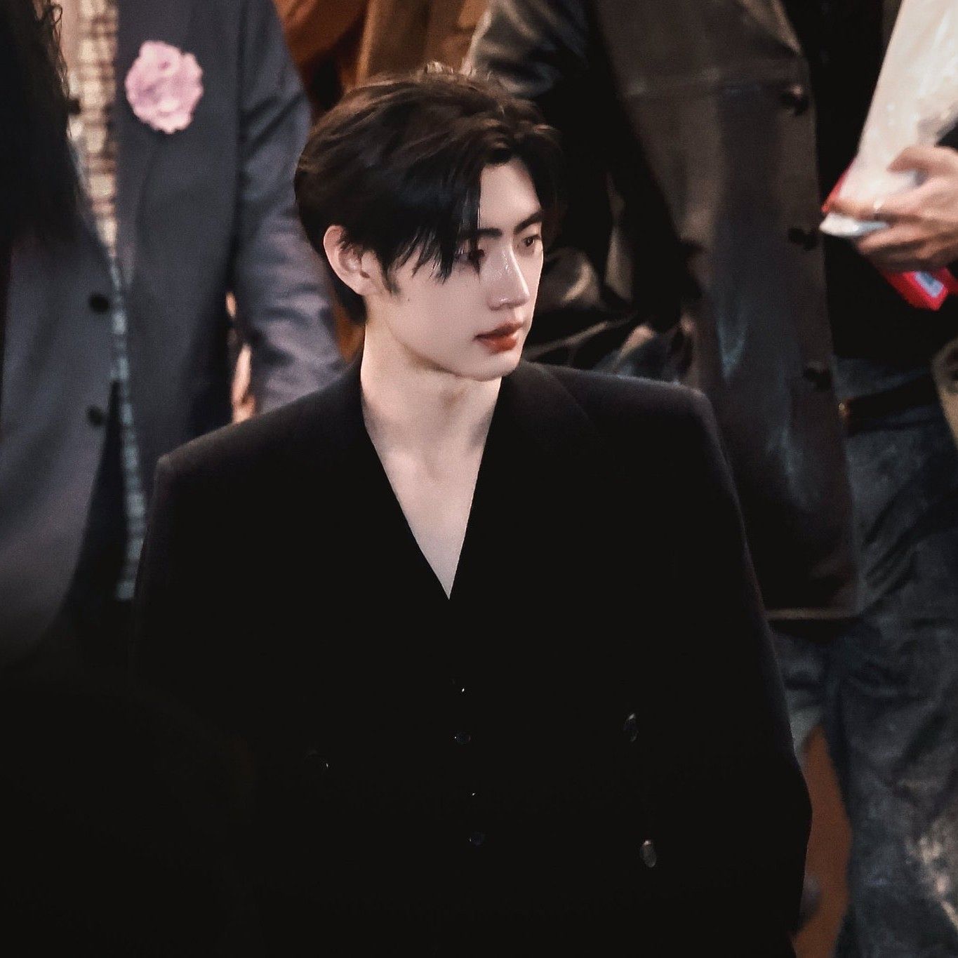 Recent activity shot of Sunghoon (ENHYPEN)