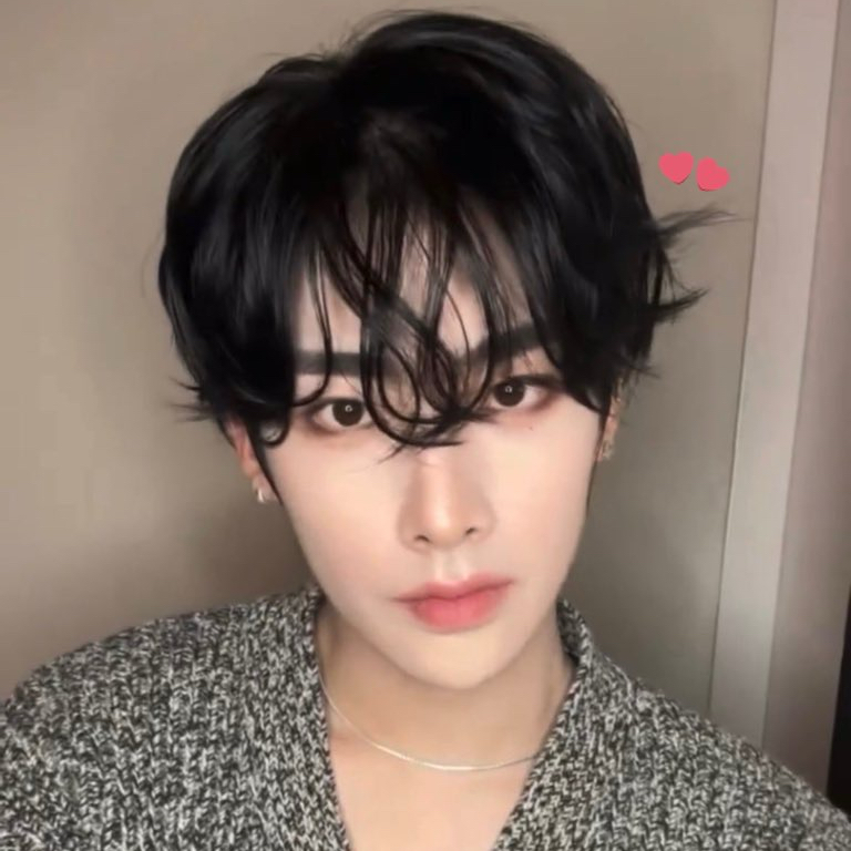 Recent activity shot of Ricky (ZEROBASEONE)