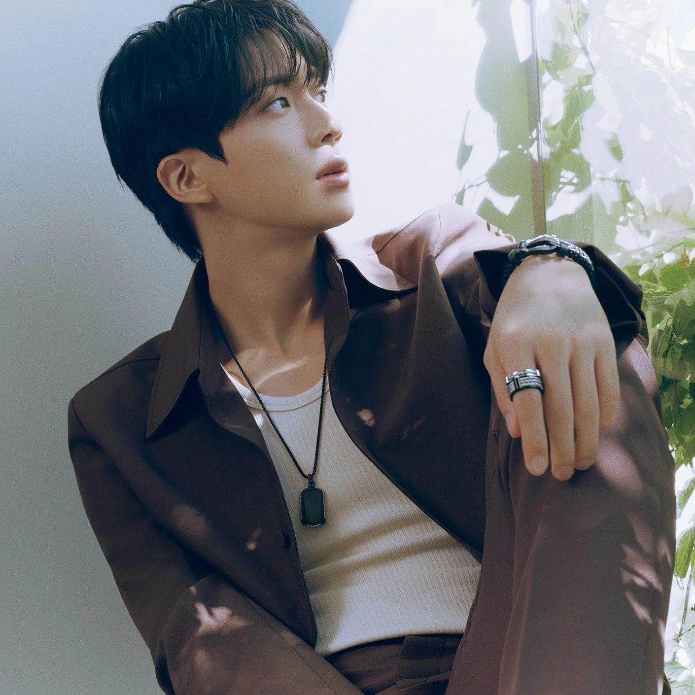 Foto aktivitas terbaru Jin (BTS)