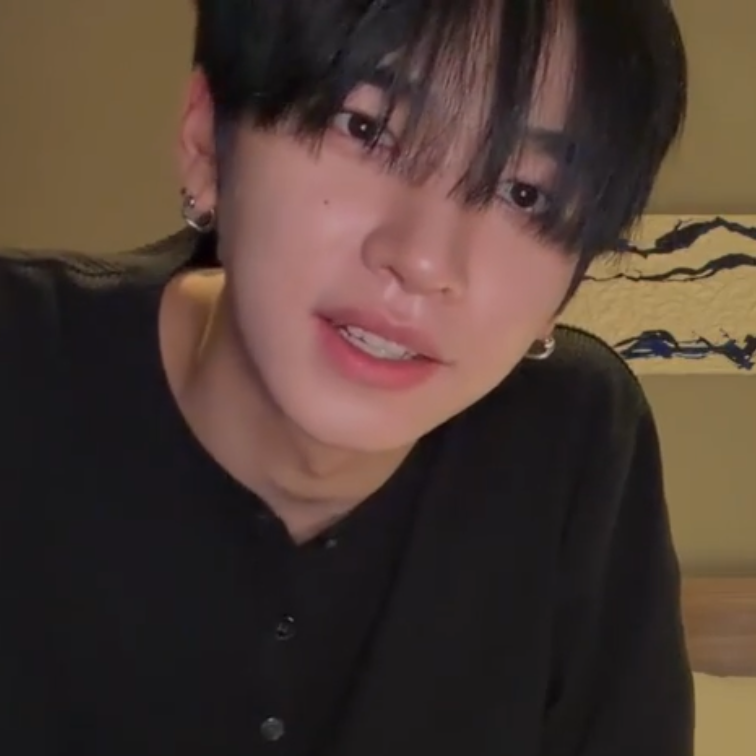 한준 (n.SSign)의 최신 사진