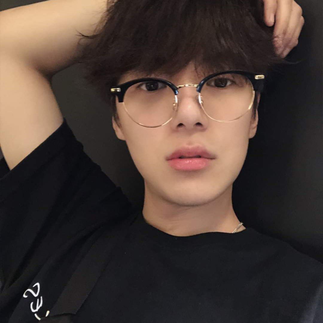 Behind-the-scenes cut of Minhyuk (MONSTA X)