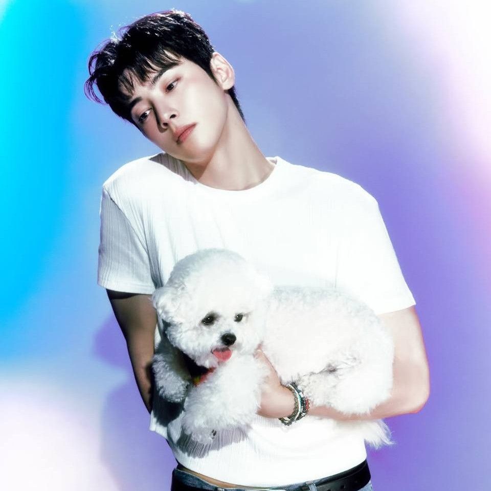 Latest photo of Eunwoo (ASTRO)