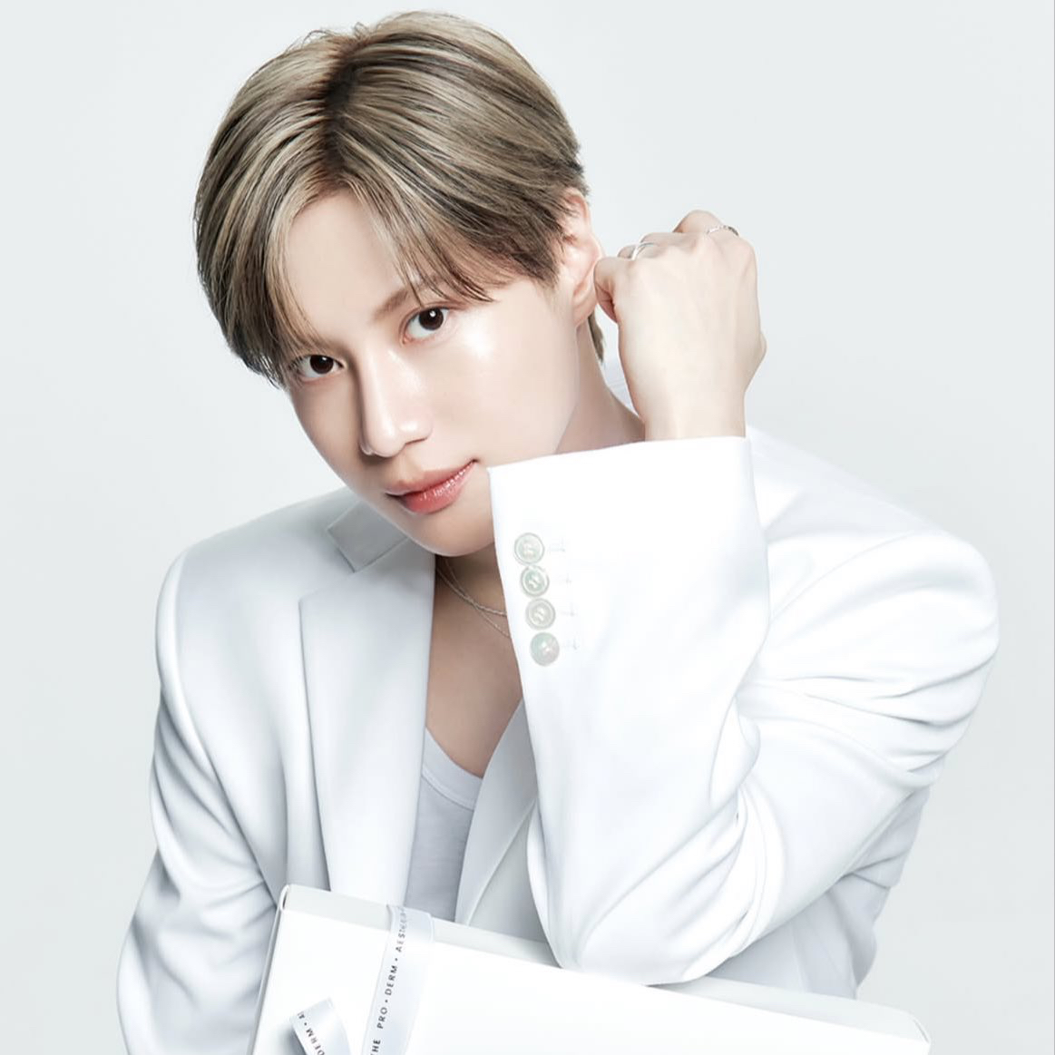 Behind-the-scenes cut of Taemin (SHINee)