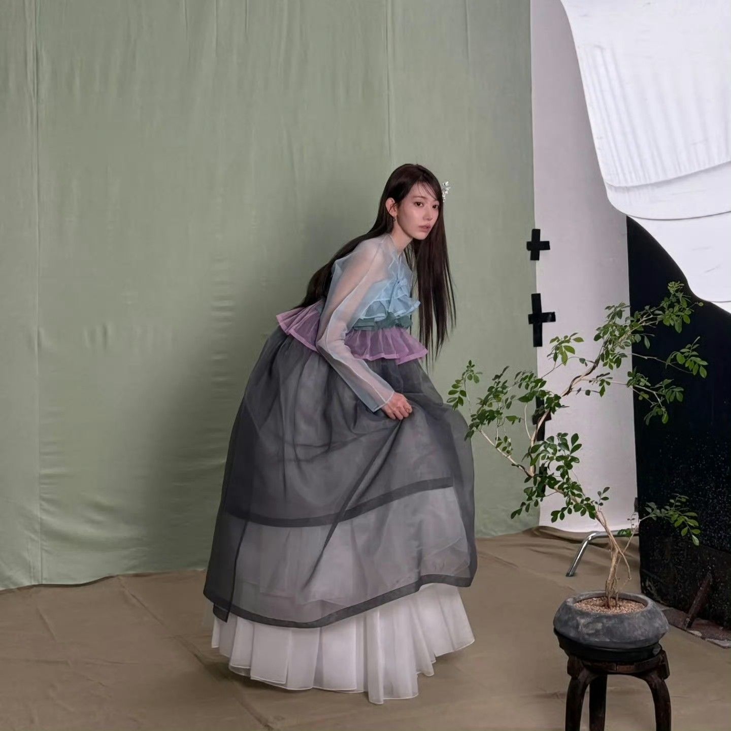 Recent activity shot of Sakura (LE SSERAFIM)