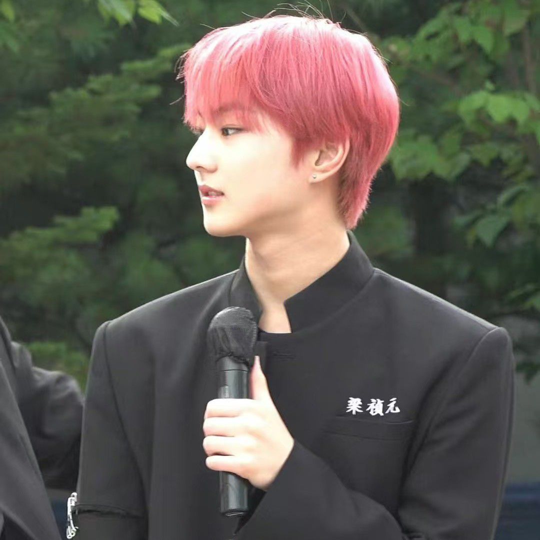 Behind-the-scenes cut of Jungwon (ENHYPEN)