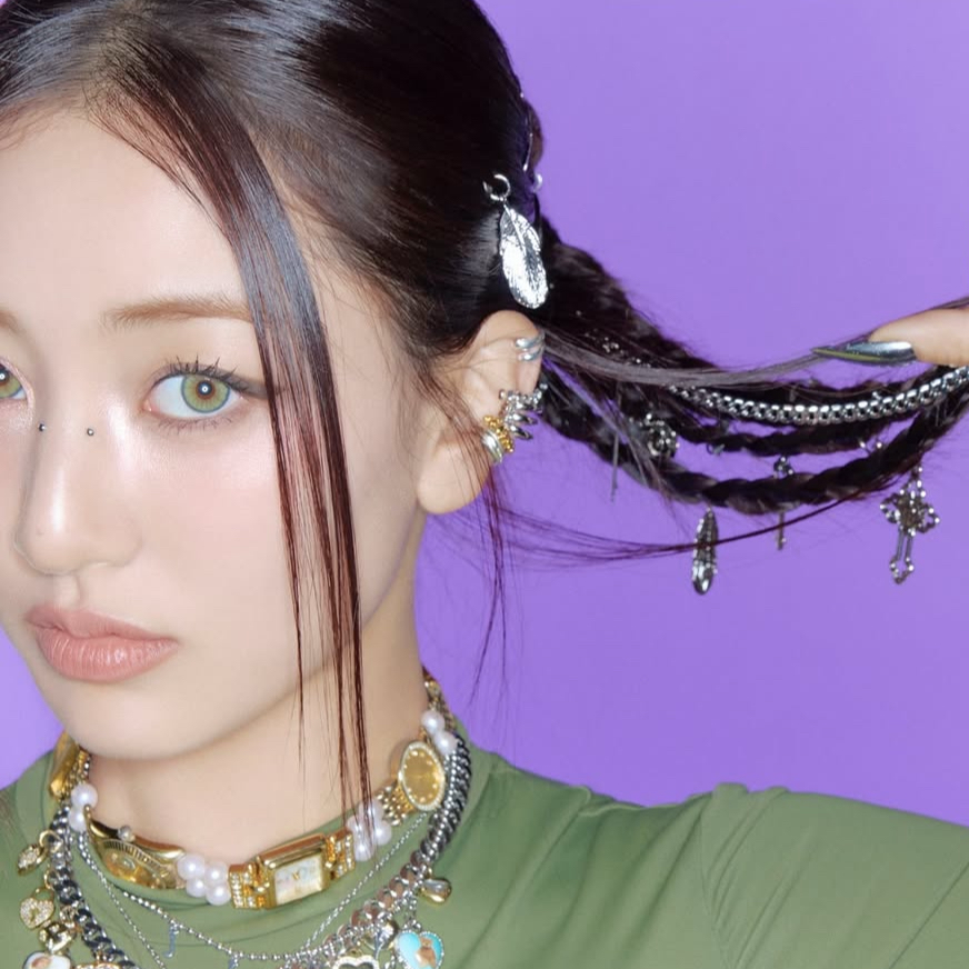 Recent activity shot of Jihyo (TWICE)