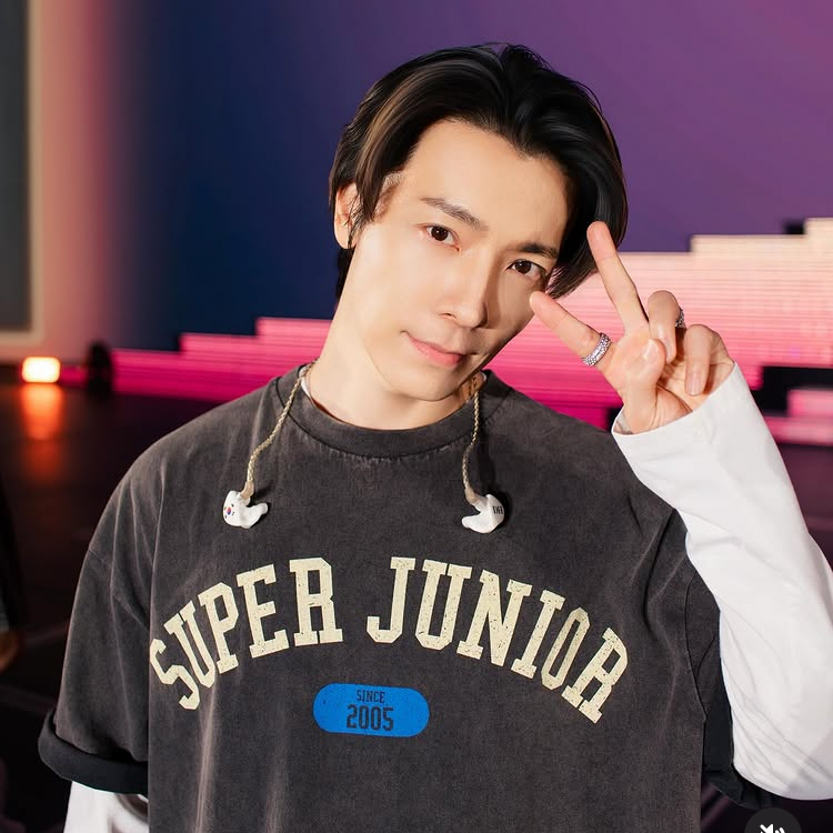 Behind-the-scenes cut of Donghae (Super Junior)