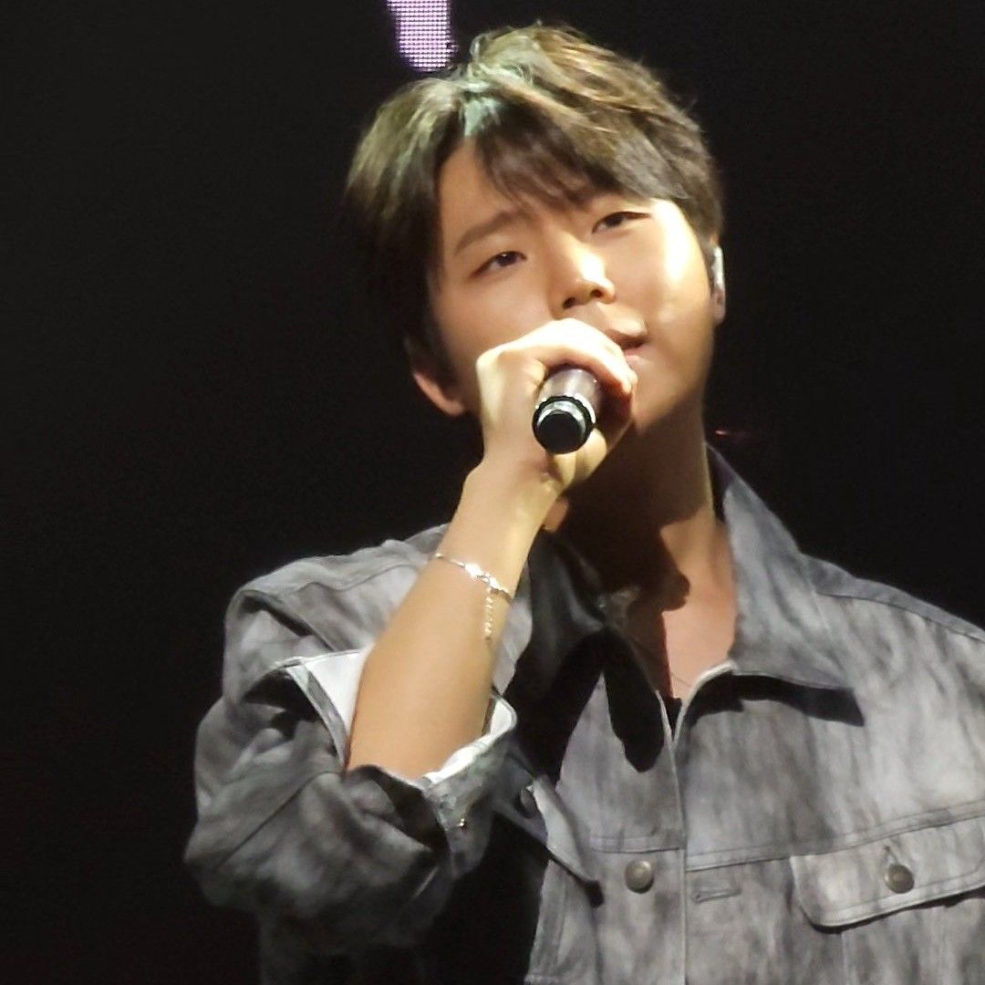 A moment captured by Jung Seunghwan's fan