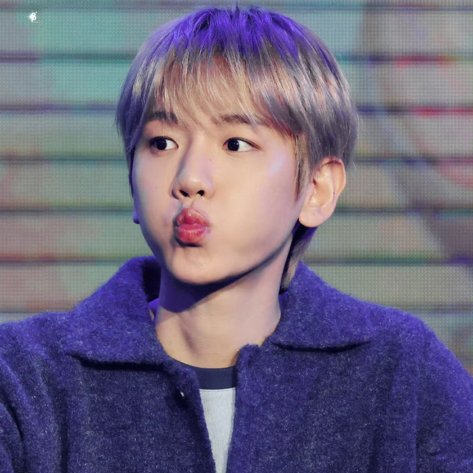 Foto aktivitas terbaru Baekhyun (EXO)