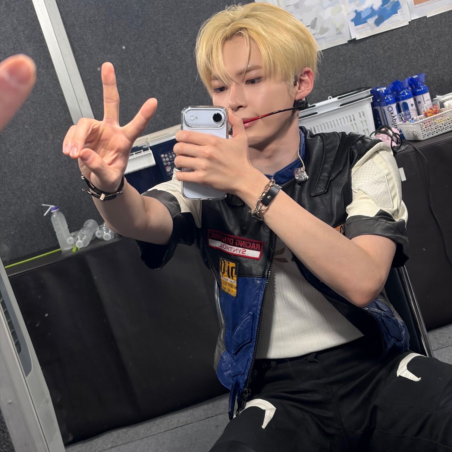 Behind-the-scenes cut of Sung Hanbin (ZEROBASEONE)