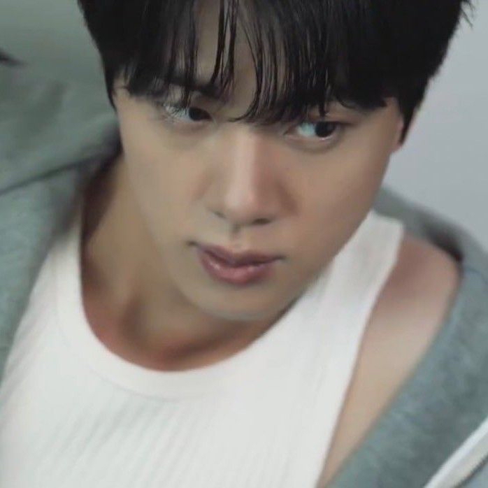 ジン (BTS)の最近の活動写真