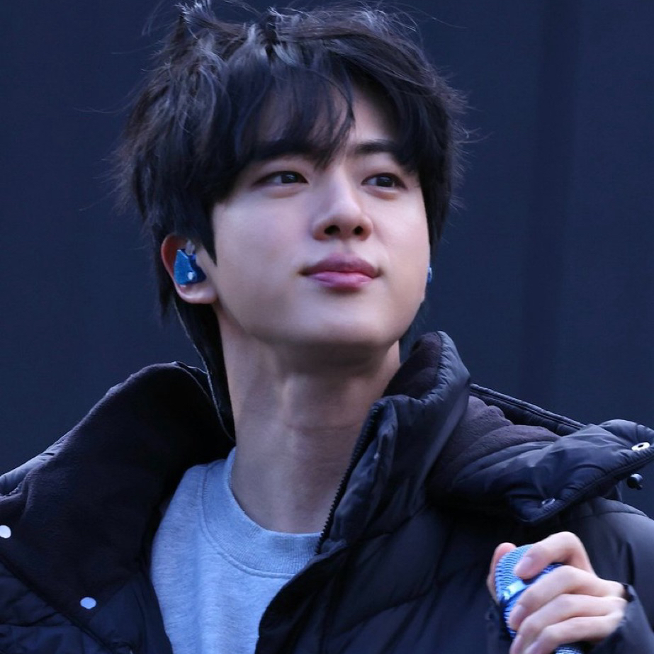 Potret di balik layar Jin (BTS)