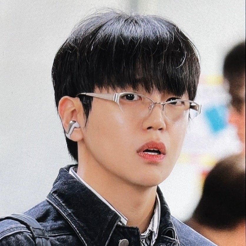 A moment captured by Donghun (A.C.E)'s fan