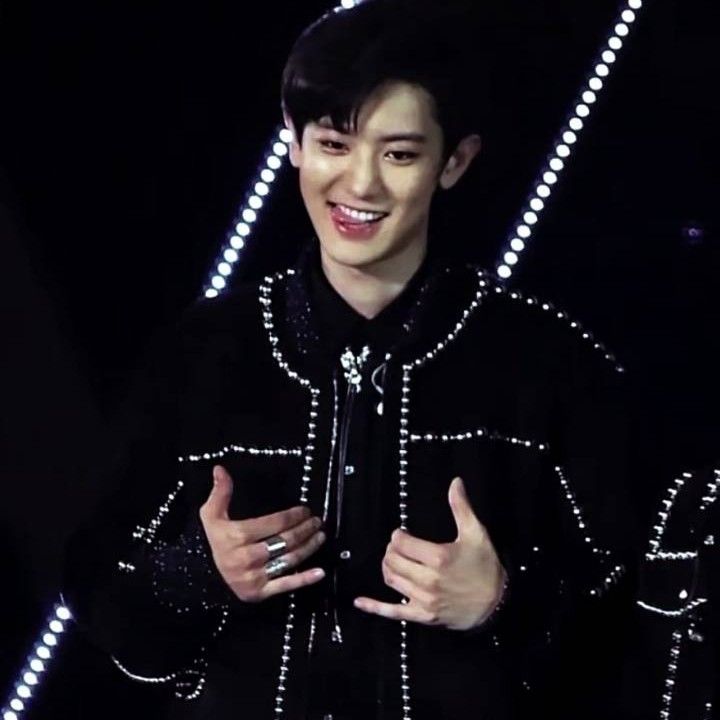 A moment captured by Chanyeol (EXO)'s fan