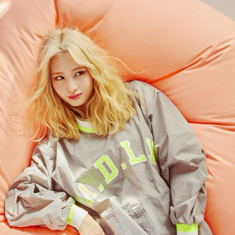 モモ (TWICE)の最近の活動写真