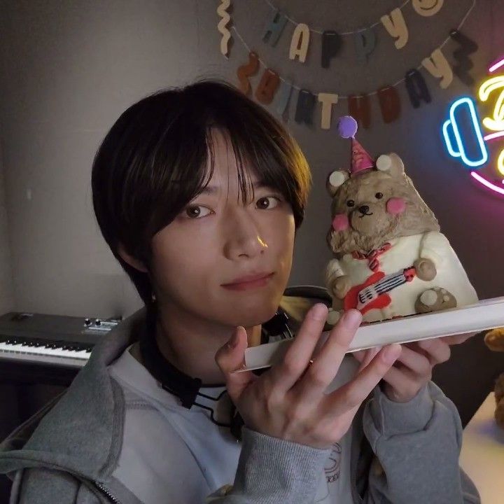 杋圭 (TOMORROW X TOGETHER)的最新活动照片