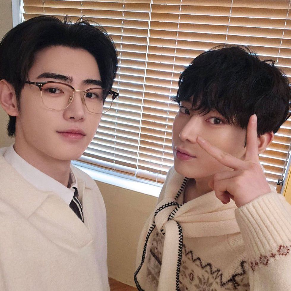 Recent activity shot of Sunghoon (ENHYPEN)