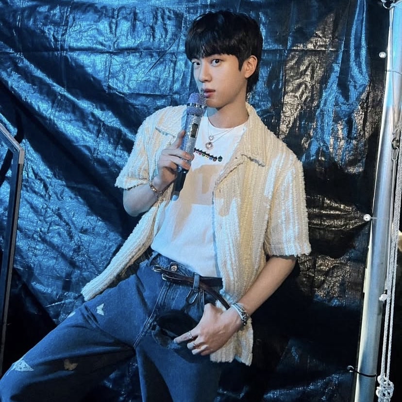 Behind-the-scenes cut of Jin (BTS)
