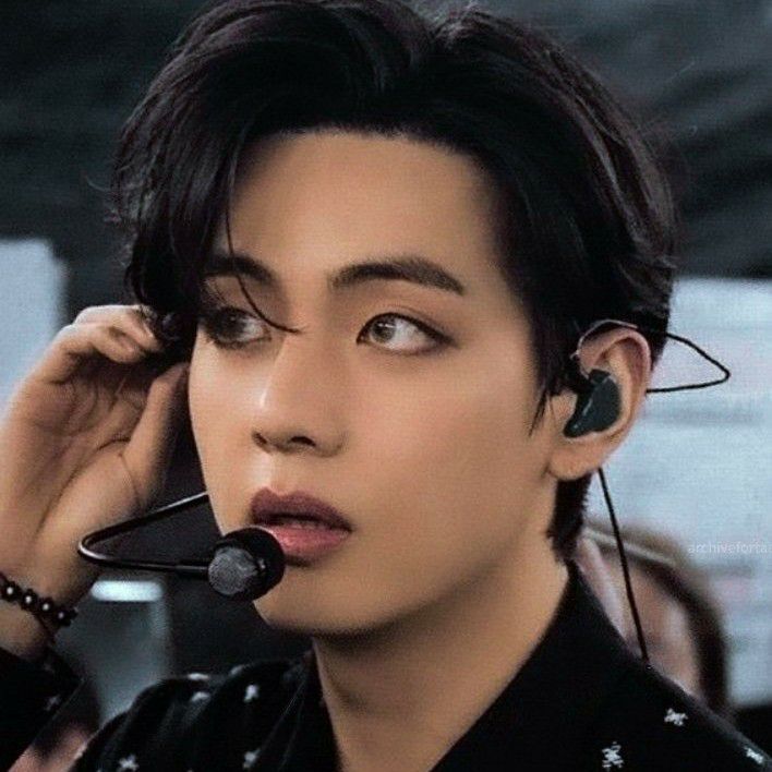 A moment captured by V (BTS)'s fan