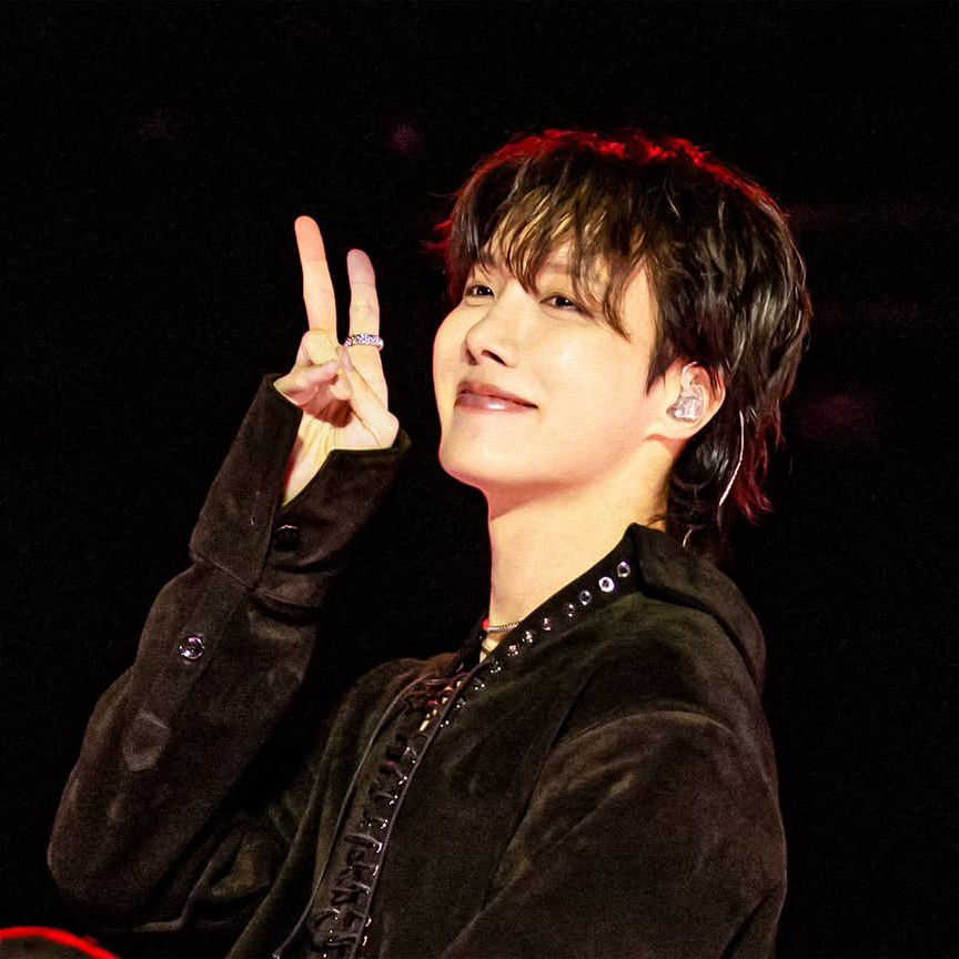 Behind-the-scenes cut of j-hope (BTS)