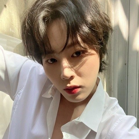 Behind-the-scenes cut of Ha Sungwoon