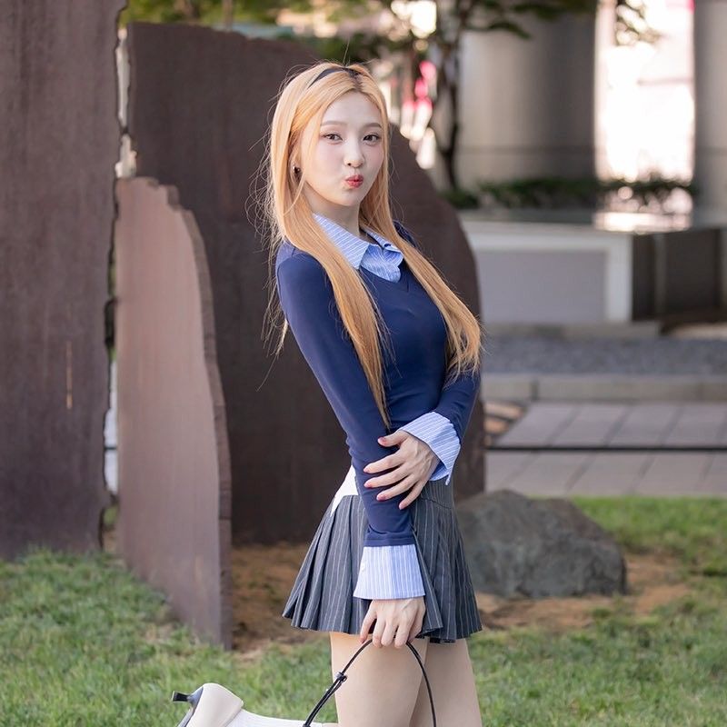 A moment captured by Joy (Red Velvet)'s fan