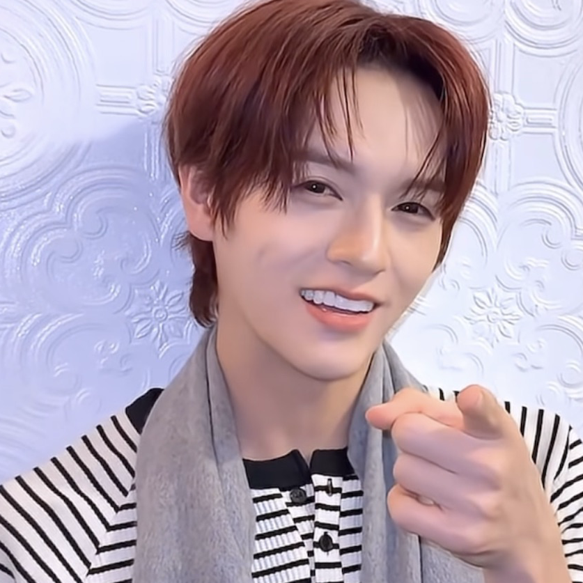 盛允 (n.SSign)的最新活动照片