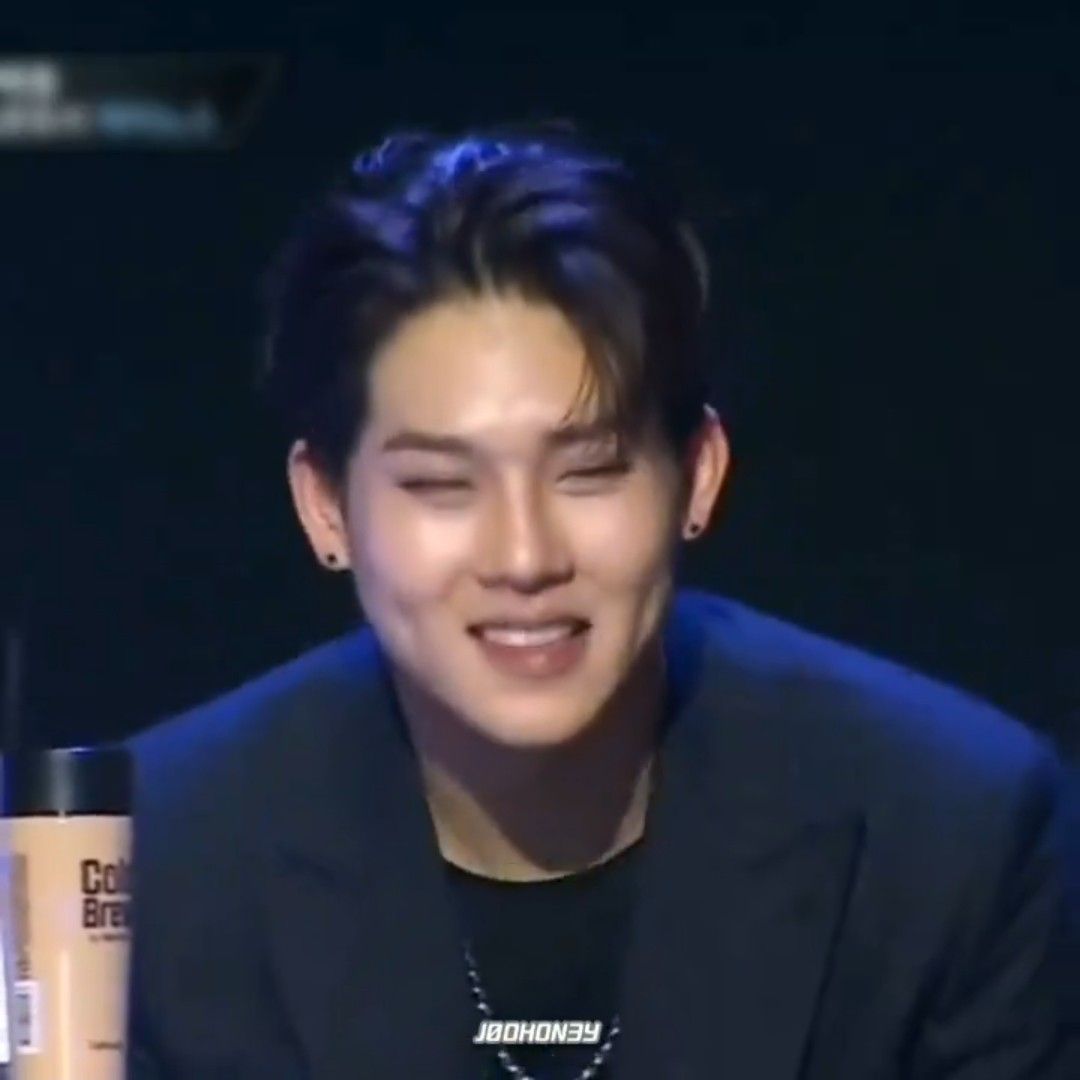 A moment captured by Joohoney (MONSTA X)'s fan