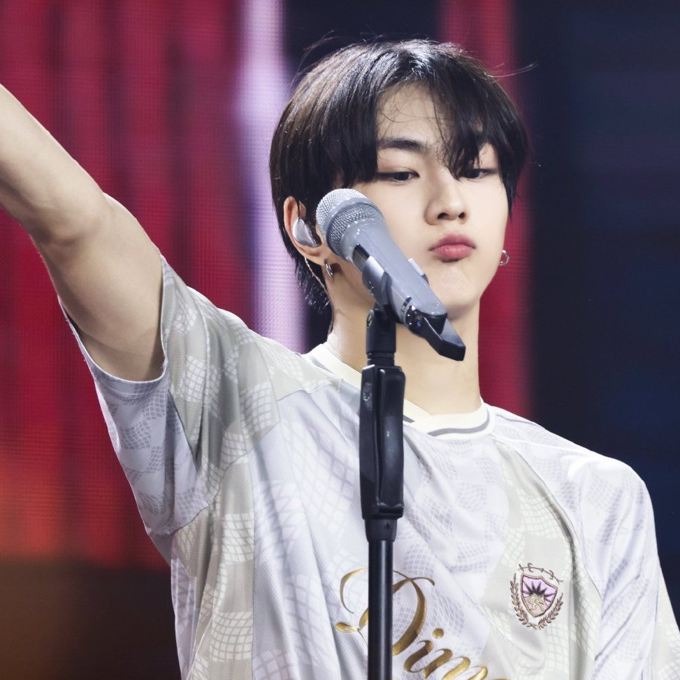 Latest photo of Jungwon (ENHYPEN)
