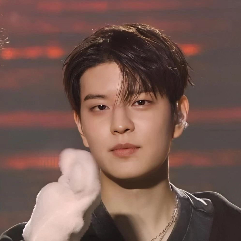 Behind-the-scenes cut of Seungmin (Stray Kids)