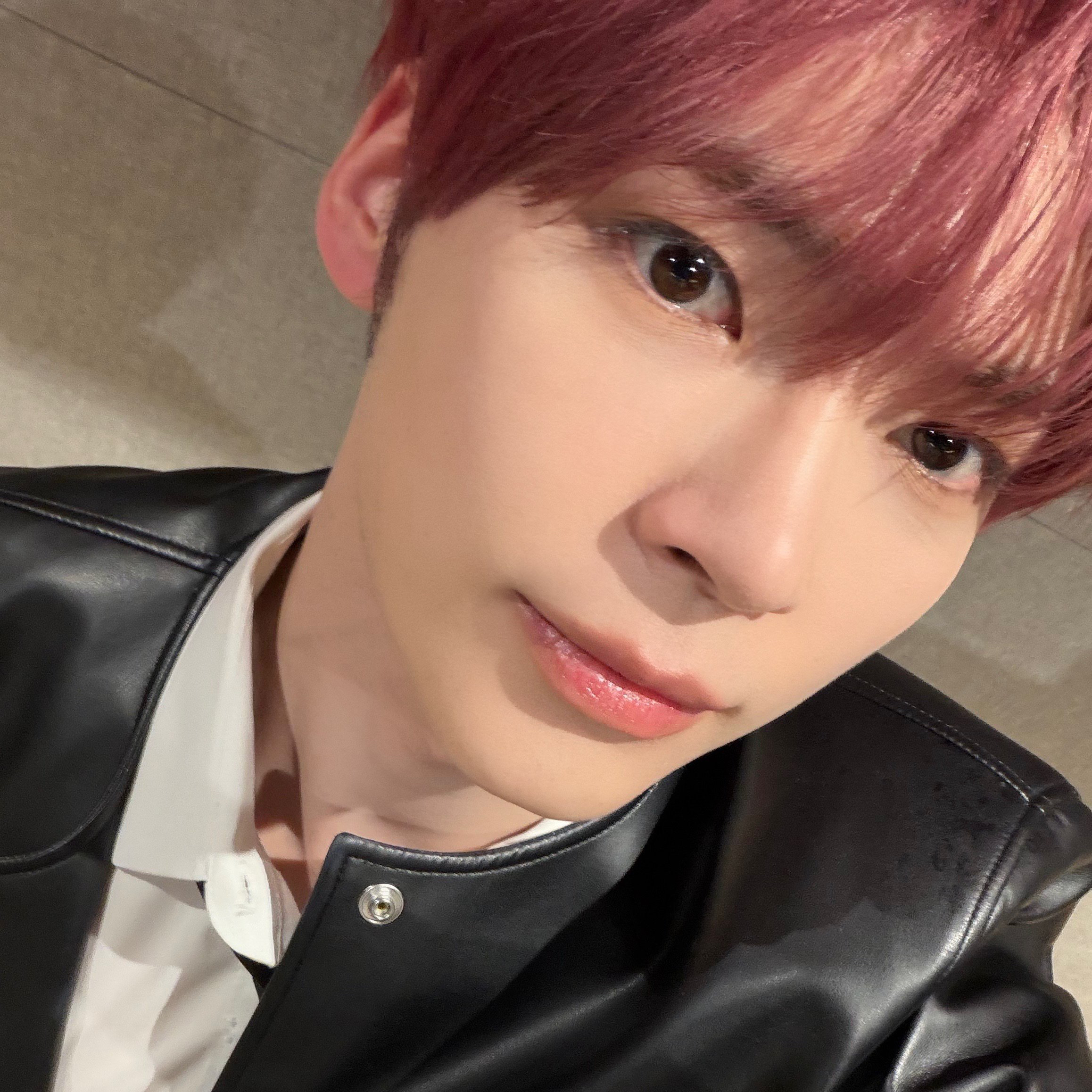 成韓彬 (ZEROBASEONE)的最新照片