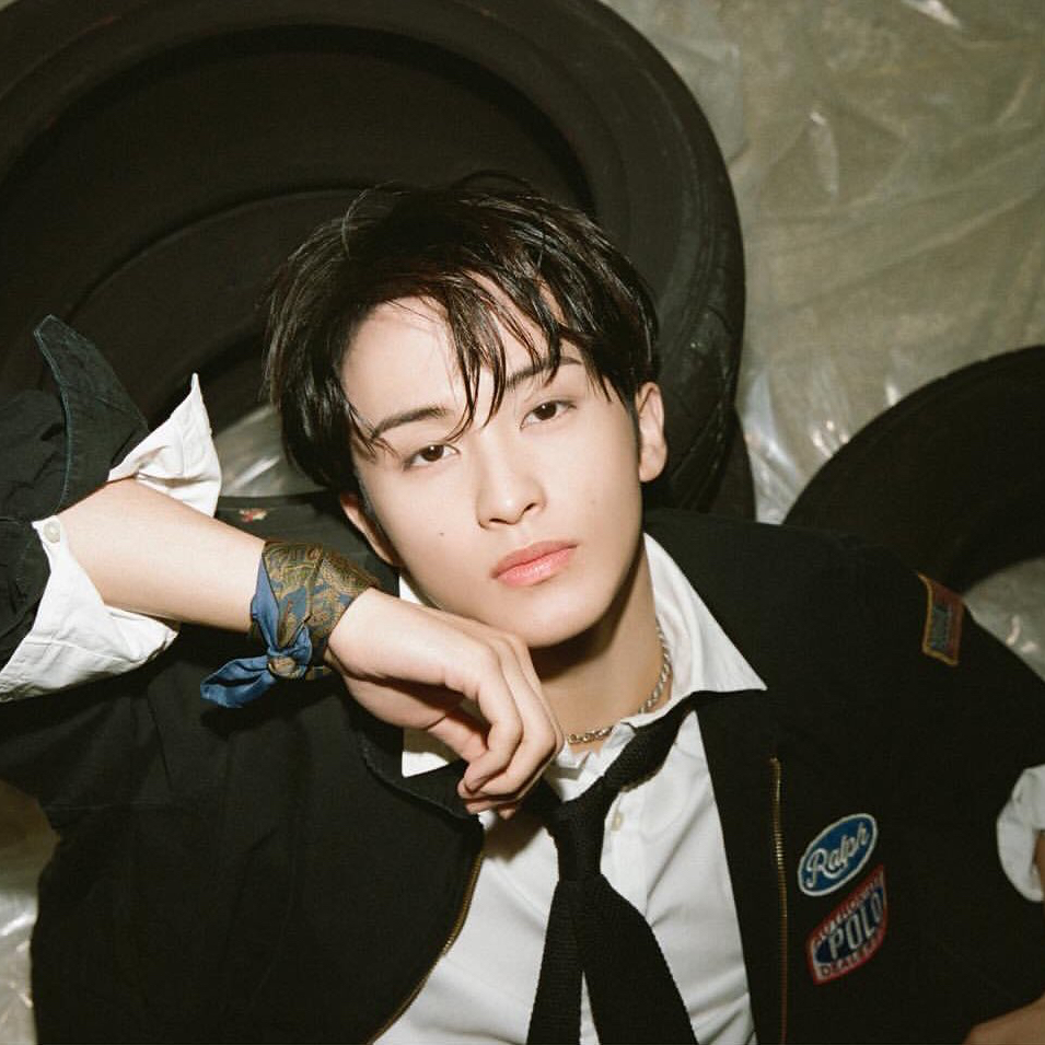 Behind-the-scenes cut of Mark (NCT 127, NCT DREAM)