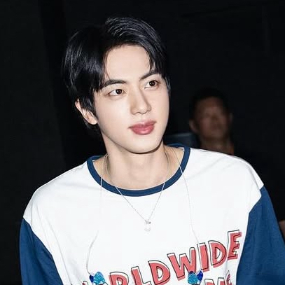 Jin (防弹少年团)的最新照片