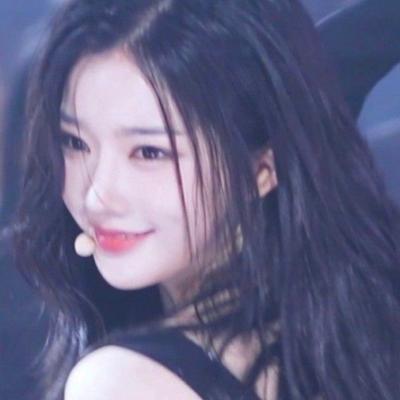 Momen yang diabadikan oleh penggemar Kim Yooyeon (tripleS)