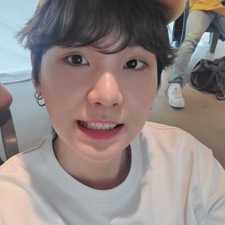 SUGA (防弹少年团)的最新活动照片